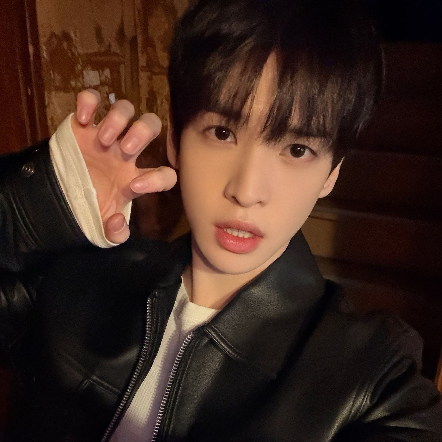 Potret di balik layar Allen (CRAVITY)