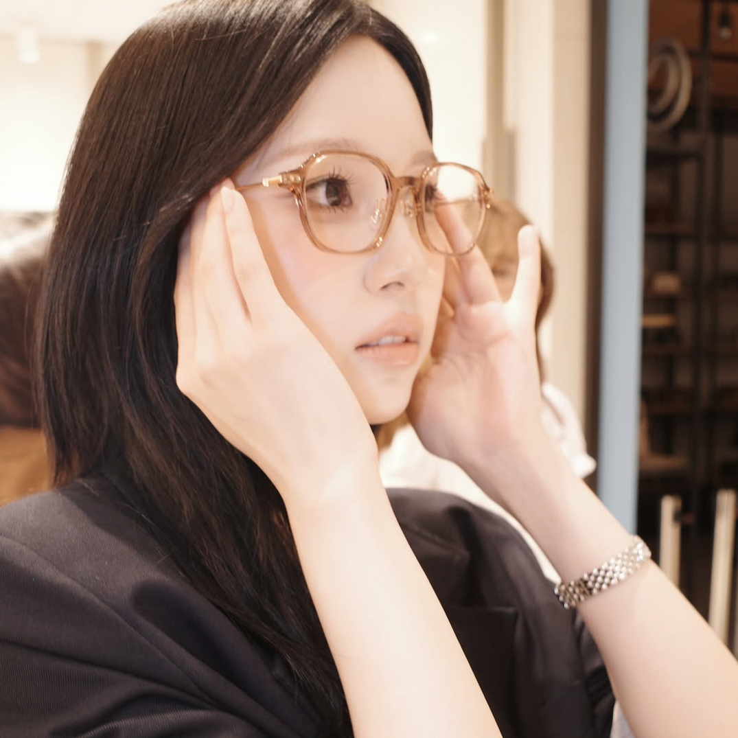 Potret di balik layar Mina (TWICE)
