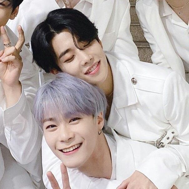 Behind-the-scenes cut of MJ (ASTRO)