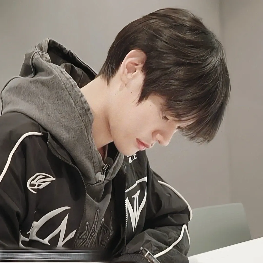 Latest photo of Nicholas (SMTR25)