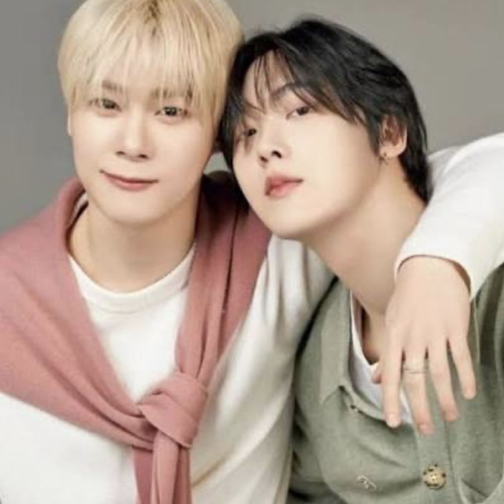 A moment captured by ASTRO's fan