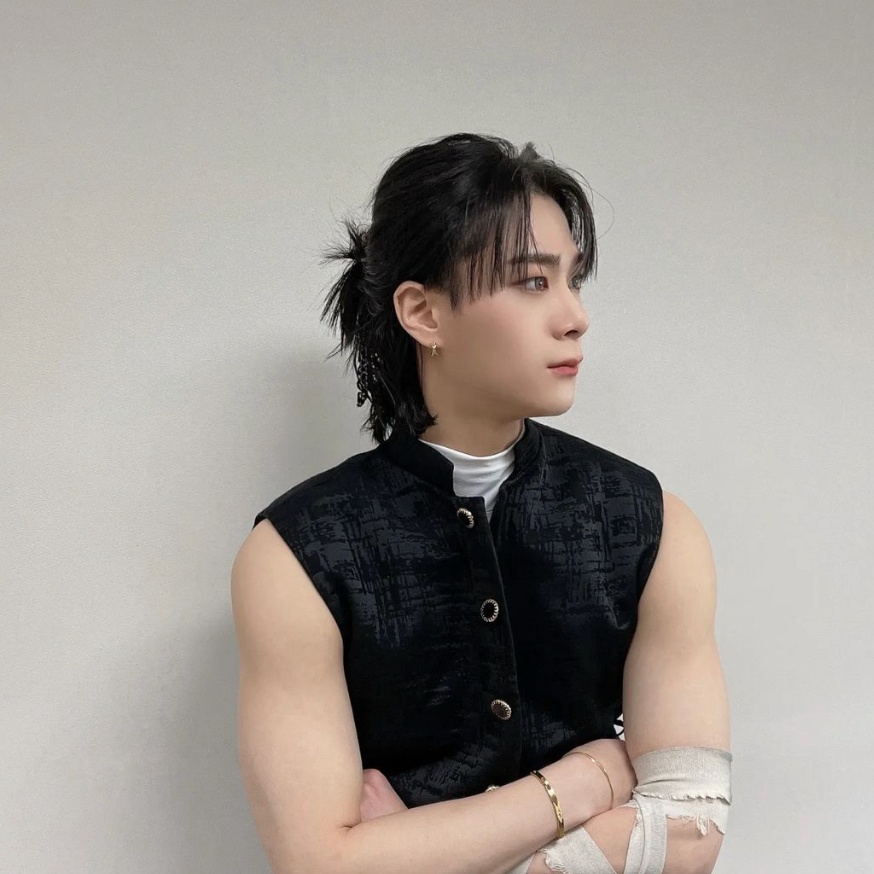 A moment captured by Moonbin (ASTRO)'s fan