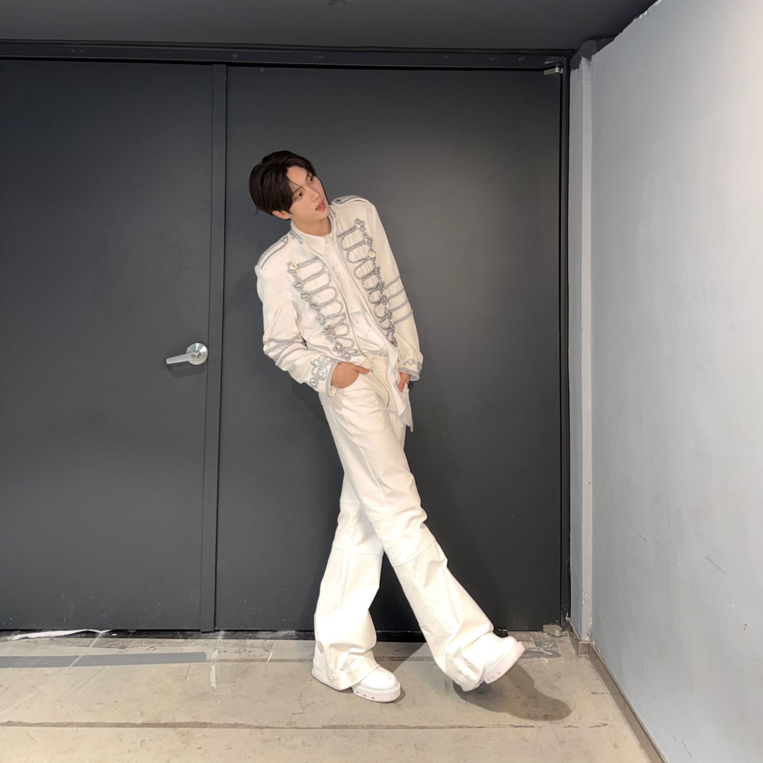 Behind-the-scenes cut of TWS