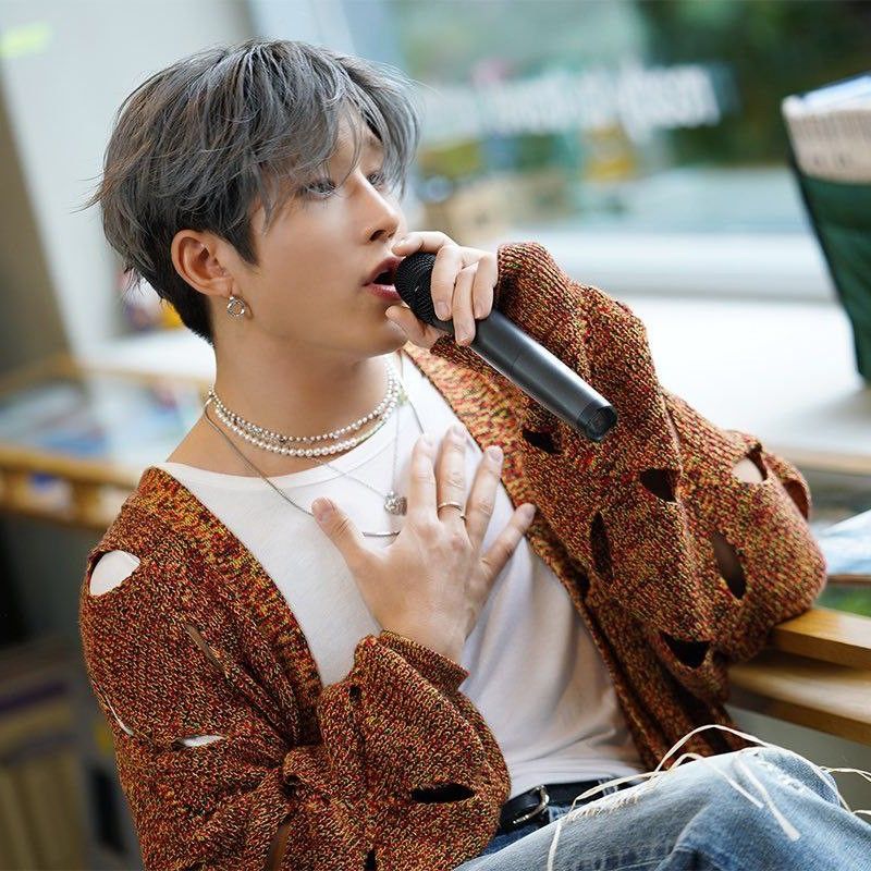 Latest photo of Jinjin (ASTRO)