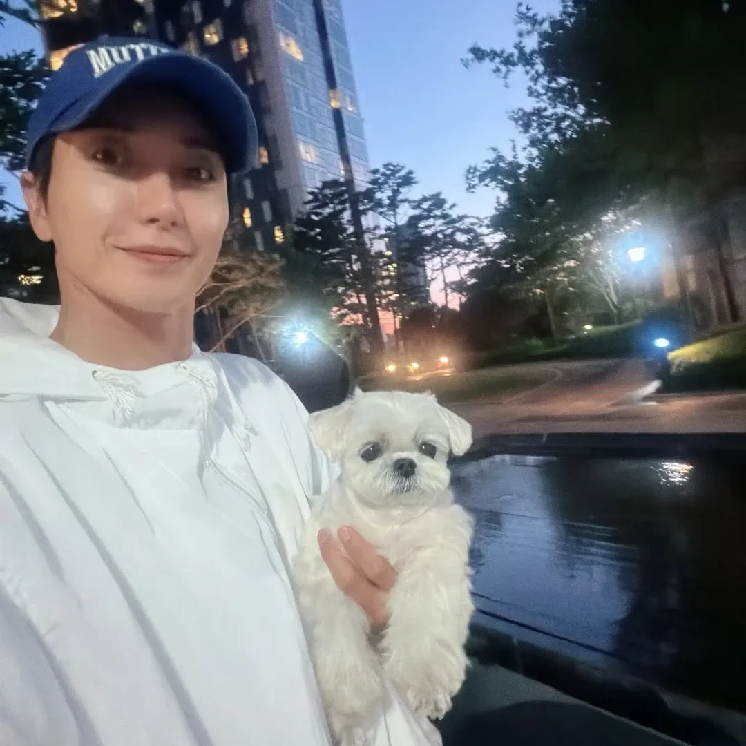 A moment captured by Leeteuk (Super Junior)'s fan
