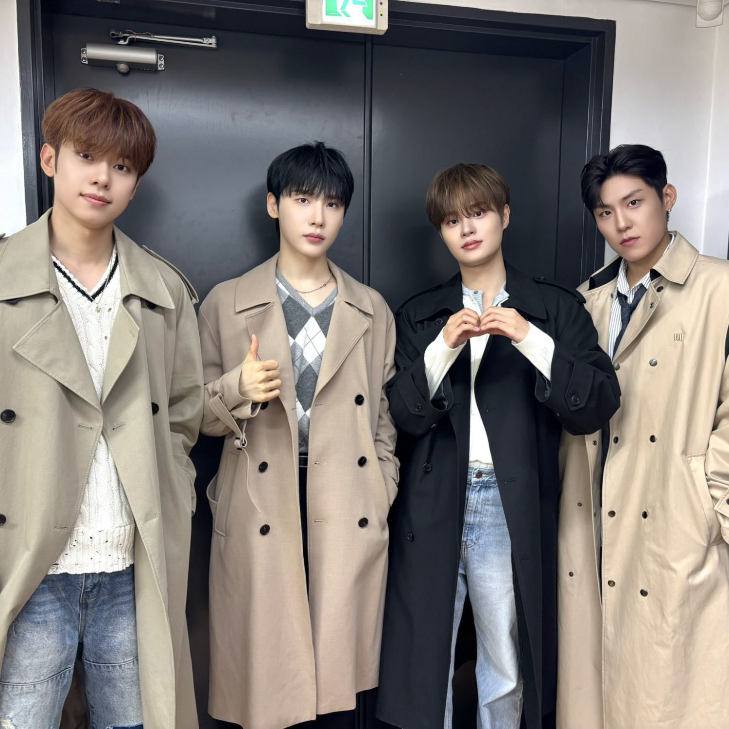 Behind-the-scenes cut of AB6IX