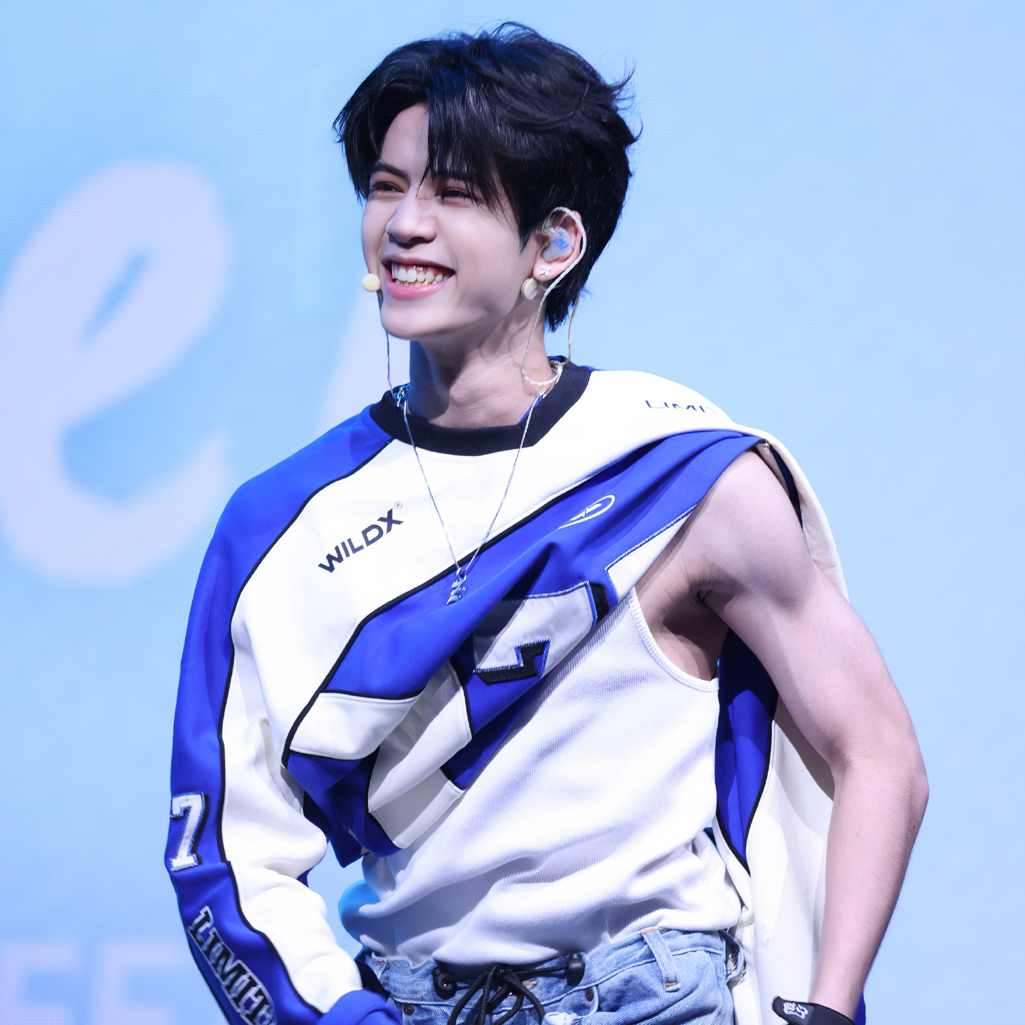 Behind-the-scenes cut of DORN (NexT1DE)