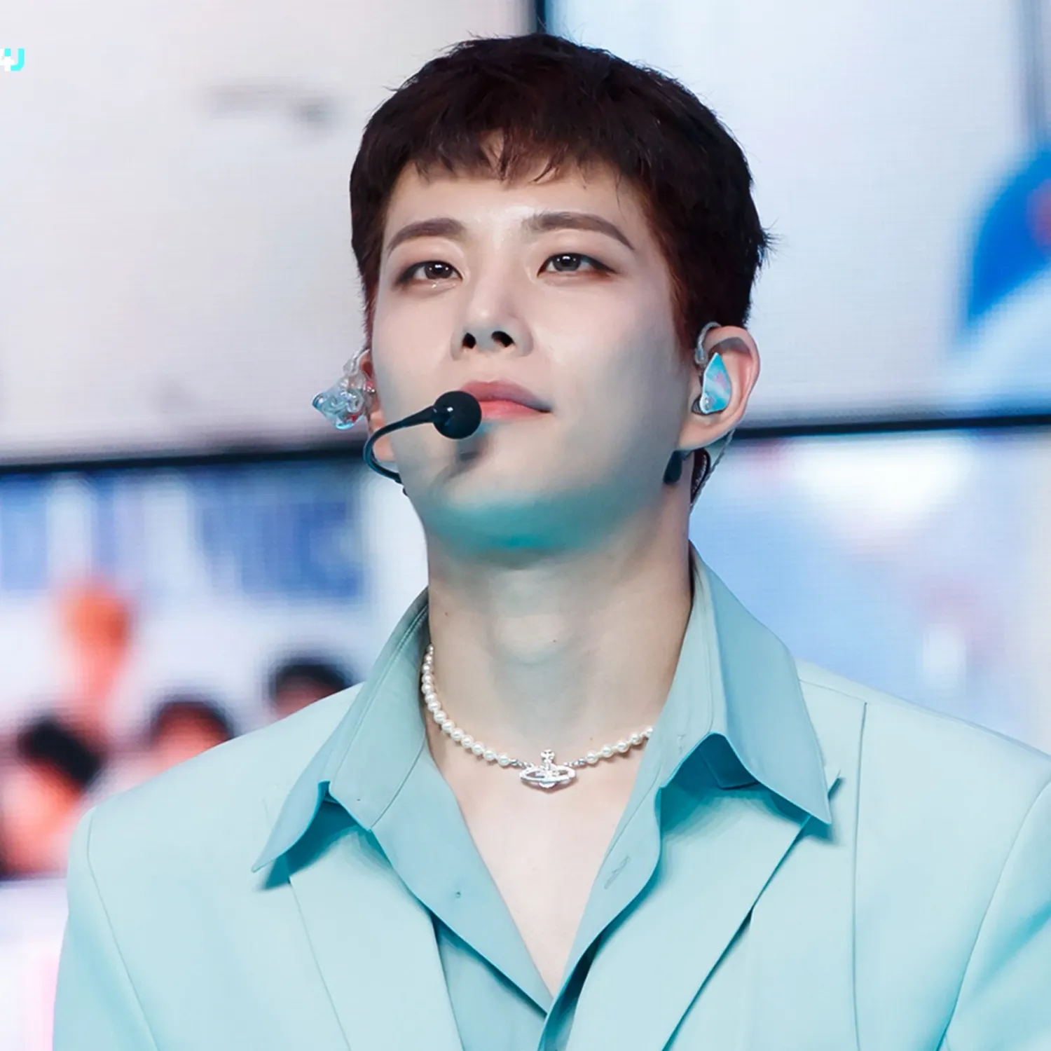A moment captured by MJ (ASTRO)'s fan