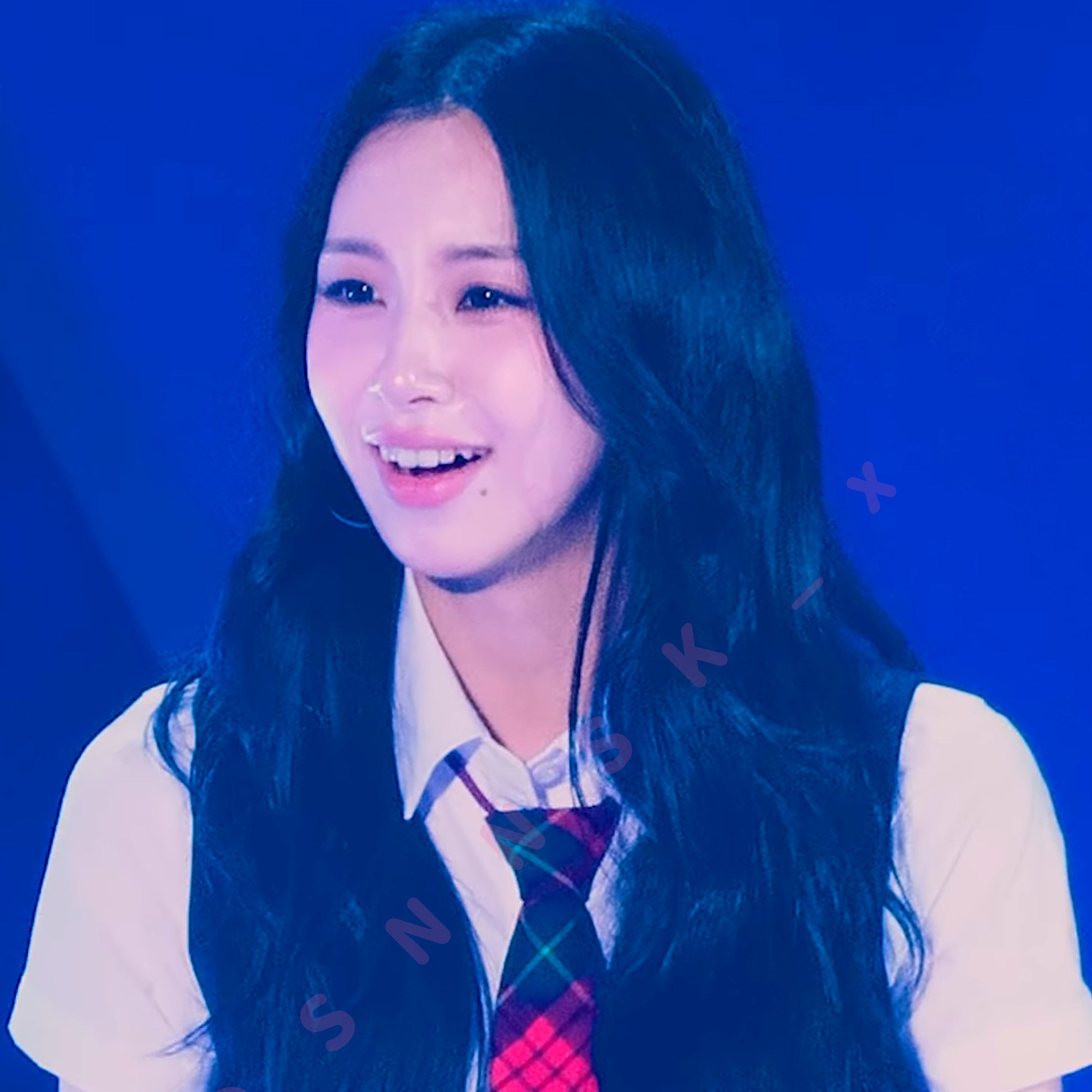 Behind-the-scenes cut of Chaeyoung (TWICE)