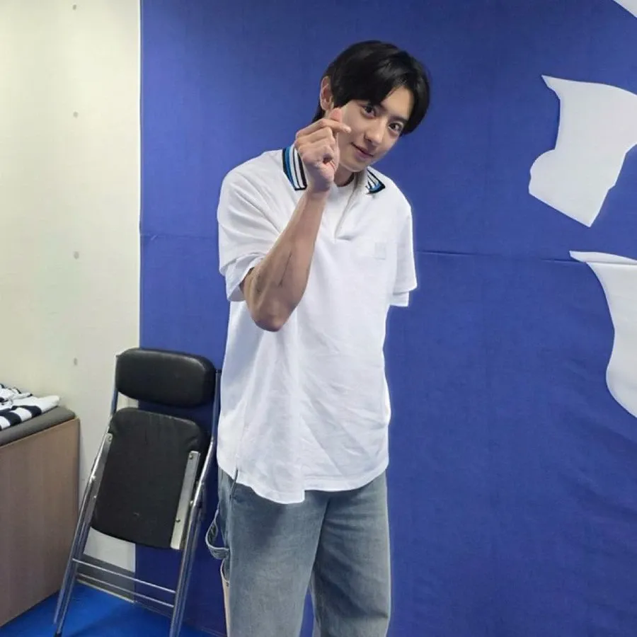 Behind-the-scenes cut of EXO