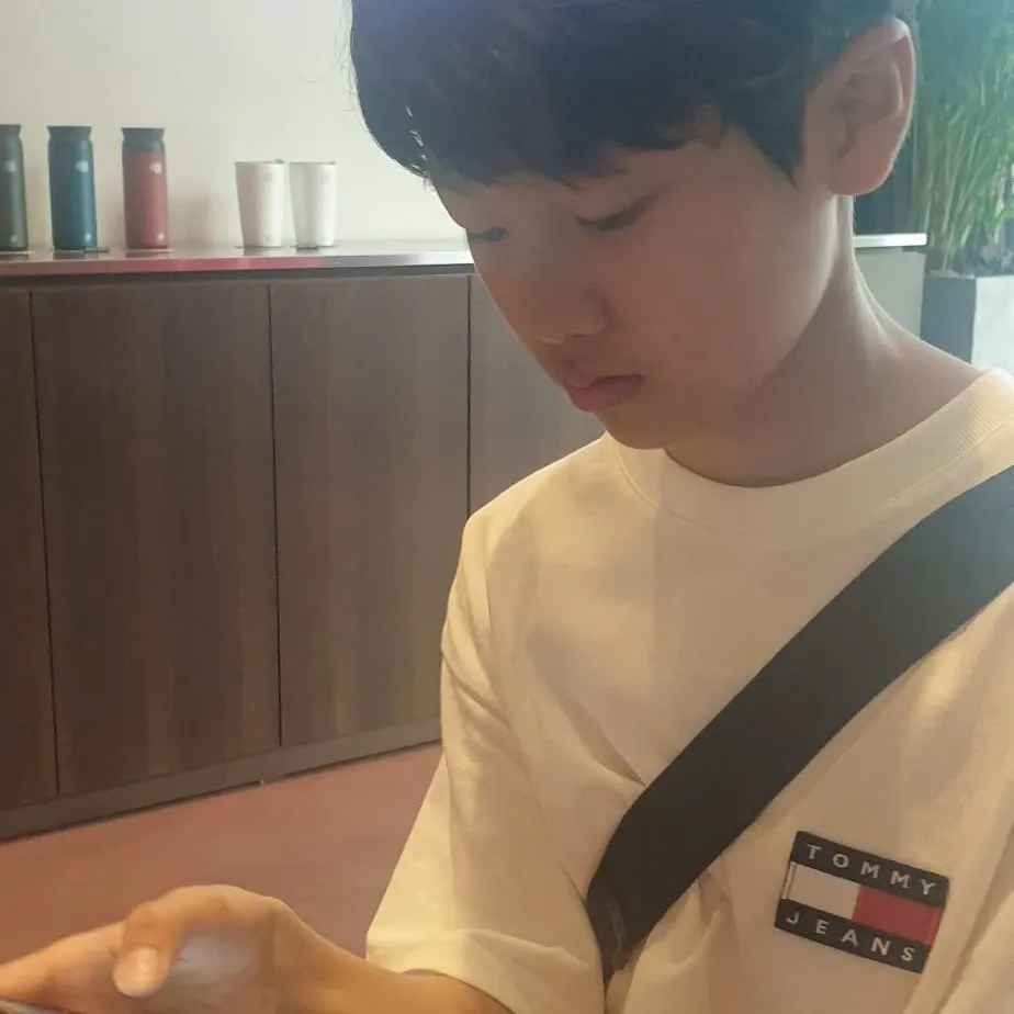 Behind-the-scenes cut of Park seonghyeon (IDID)