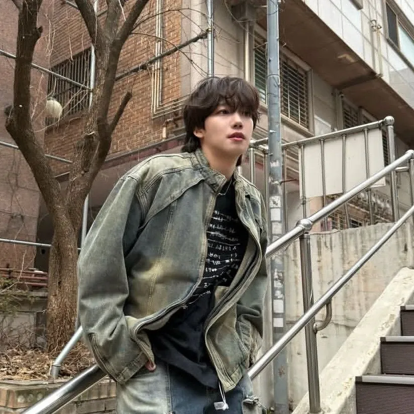 Behind-the-scenes cut of Lim Youngmin