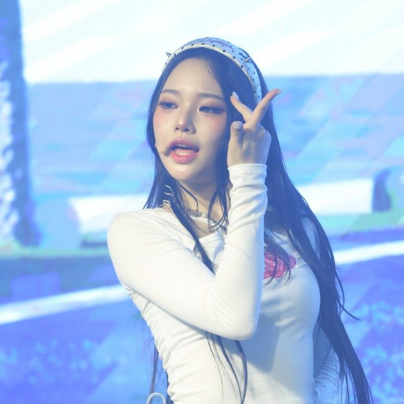 Behind-the-scenes cut of Park Boeun (CLASS:y)