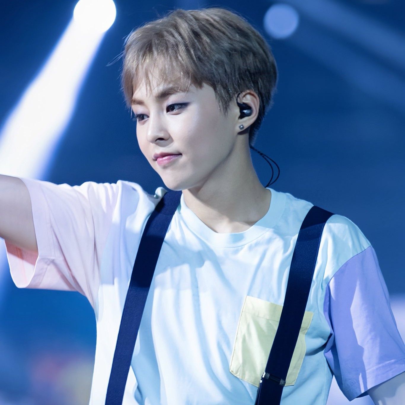 Xiumin (EXO)的幕後花絮