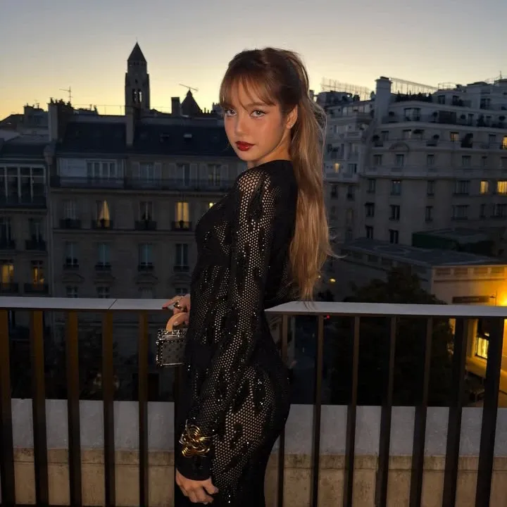 Behind-the-scenes cut of Lisa (BLACKPINK)
