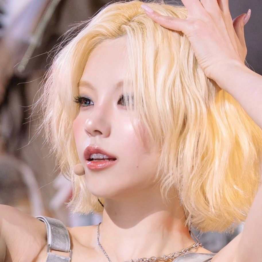 Behind-the-scenes cut of Yeji (ITZY)