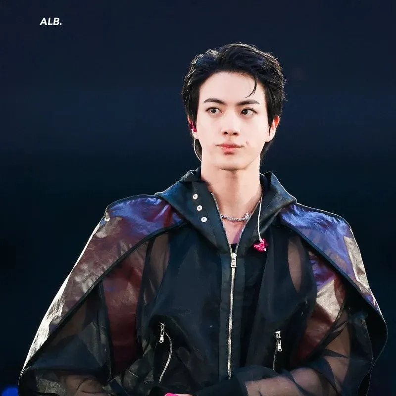 Foto terbaru Jin (BTS)