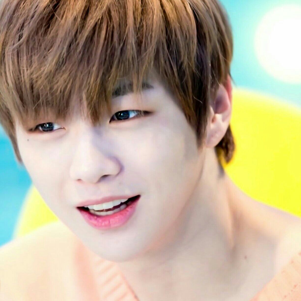 강다니엘의 비하인드 컷