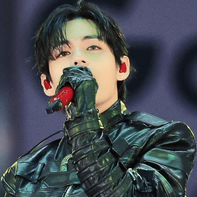 뷔 (방탄소년단)의 비하인드 컷