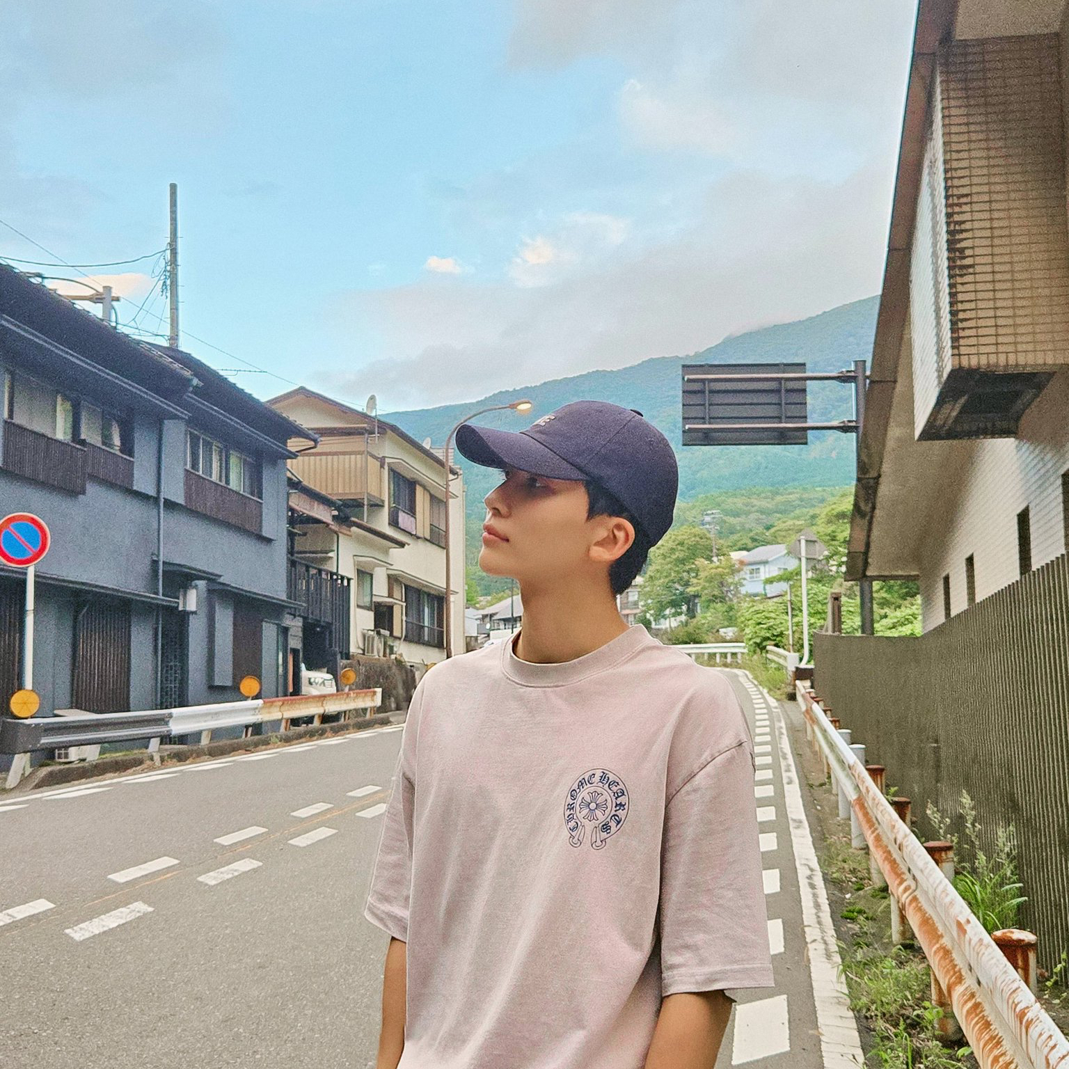 Momen yang diabadikan oleh penggemar Jeonghan (SEVENTEEN)