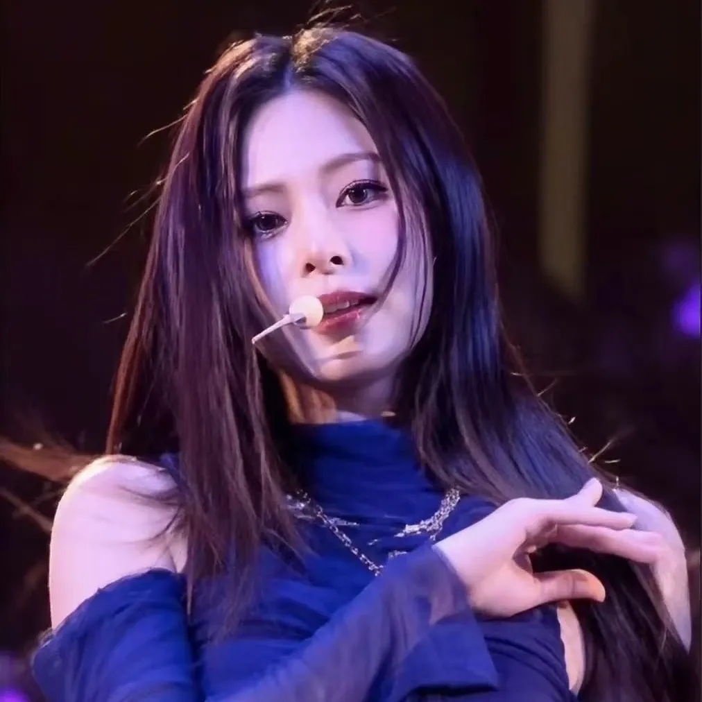 Foto terbaru Tzuyu (TWICE)