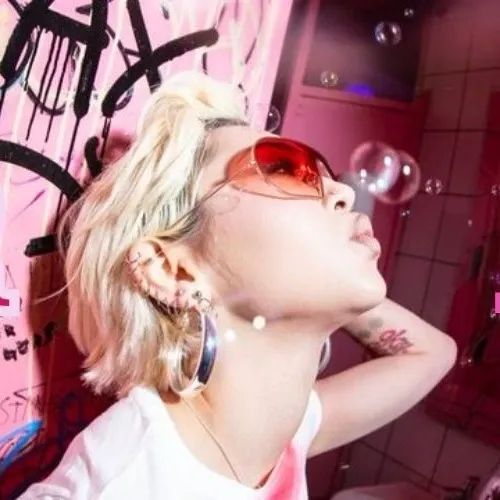 알렉사의 비하인드 컷