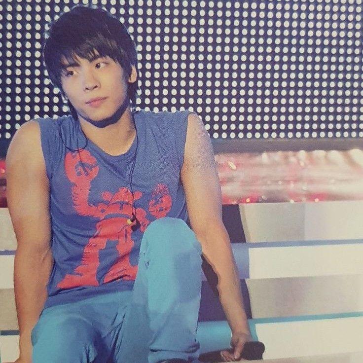 A moment captured by Jonghyun (SHINee)'s fan