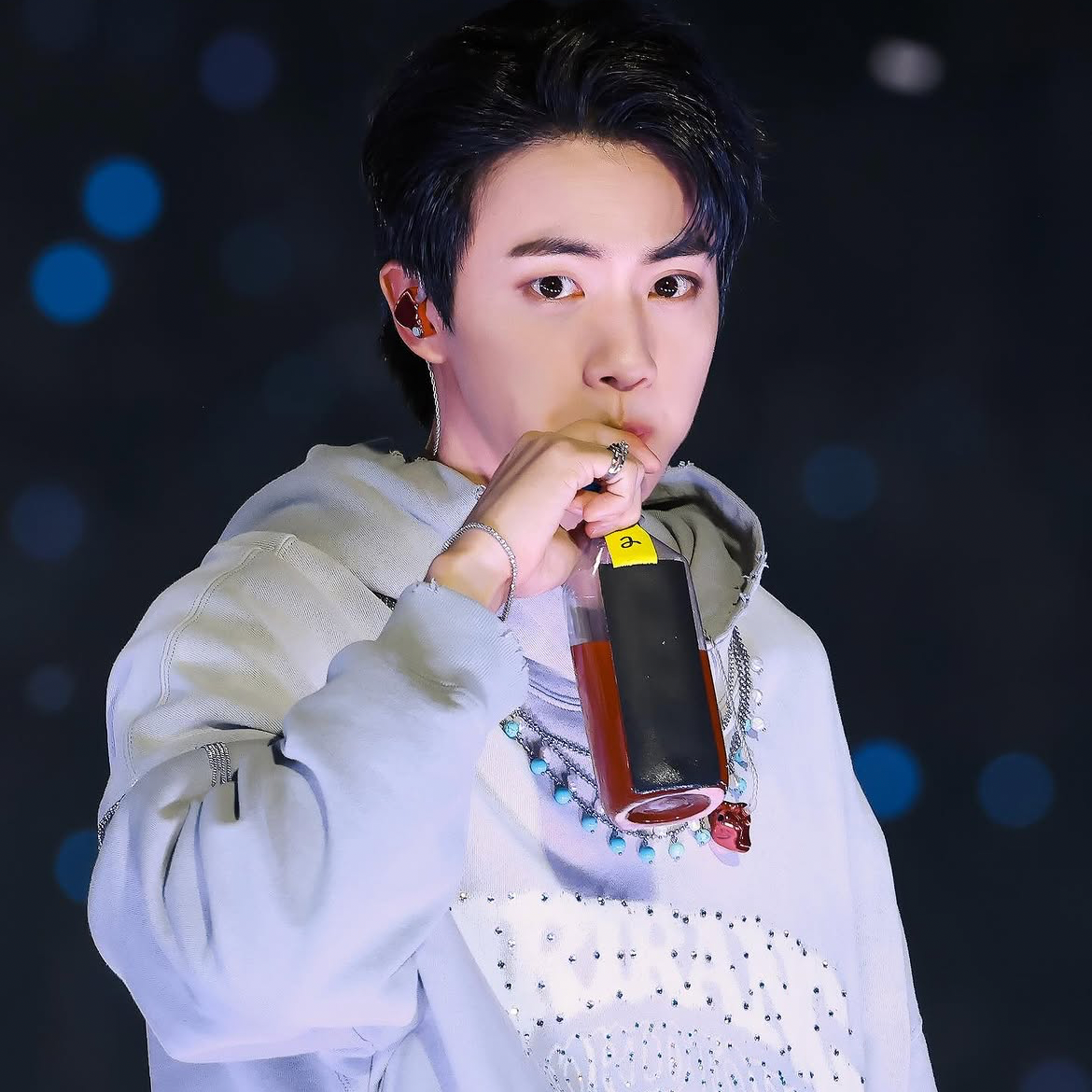 Momen yang diabadikan oleh penggemar Jin (BTS)