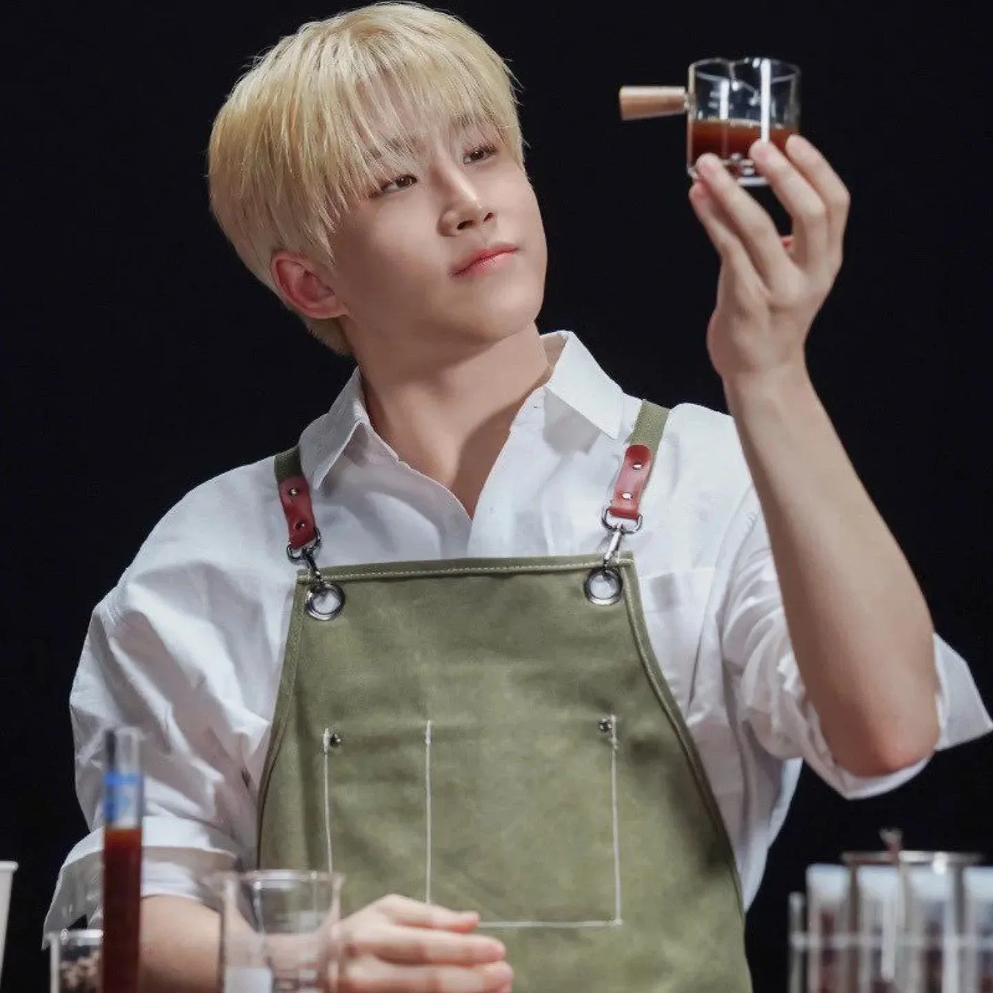 Behind-the-scenes cut of Jinjin (ASTRO)