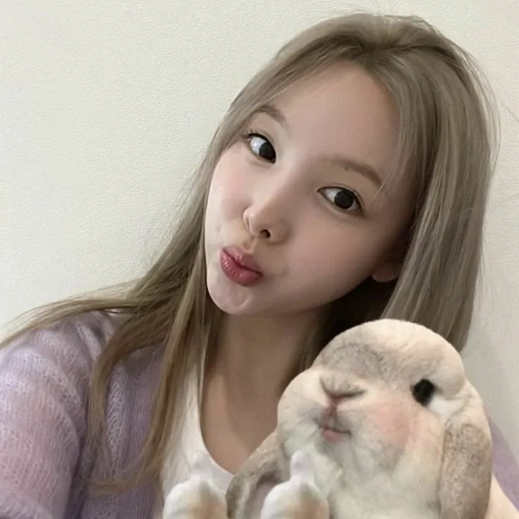 Foto terbaru Nayeon (TWICE)