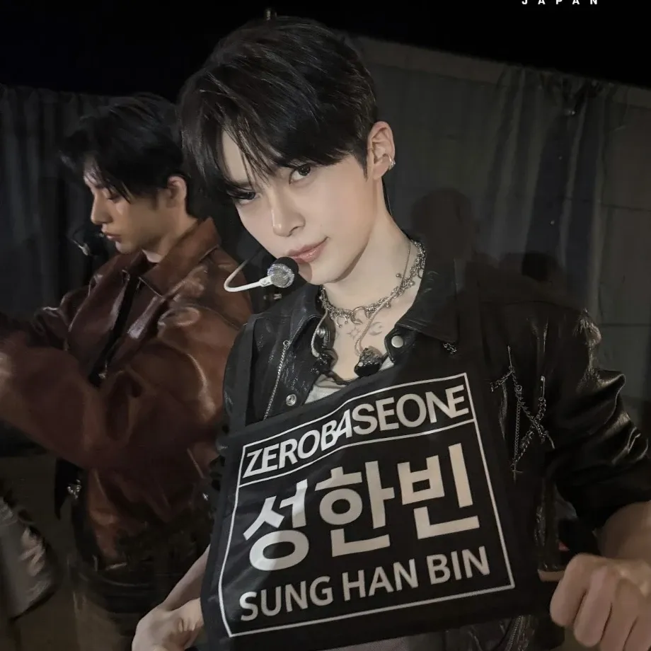 Behind-the-scenes cut of Sung Hanbin (ZEROBASEONE)