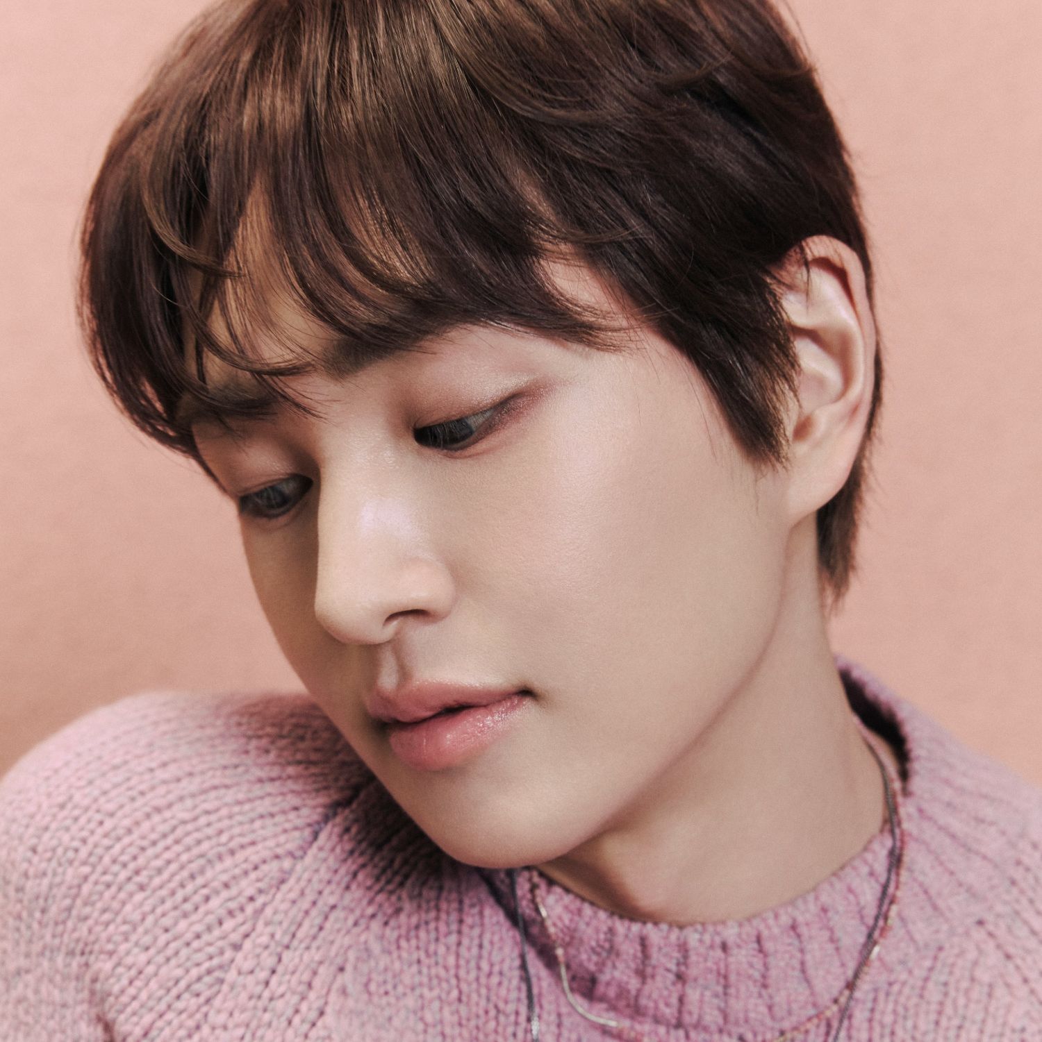 A moment captured by Onew (SHINee)'s fan