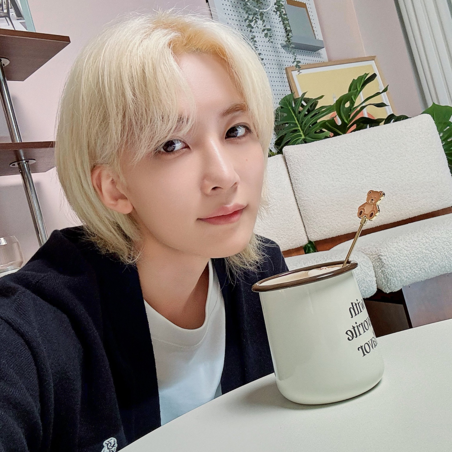 Recent activity shot of Jeonghan (SEVENTEEN)