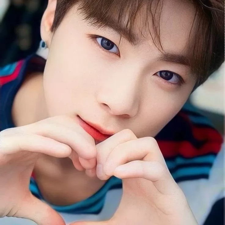 Behind-the-scenes cut of Moonbin (ASTRO)
