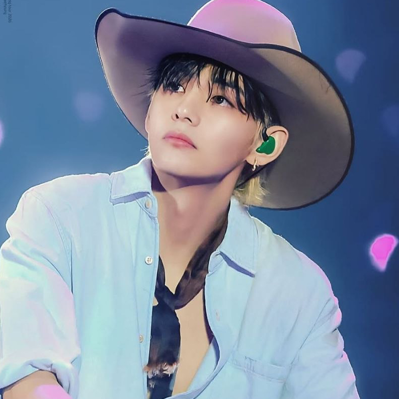 뷔 (방탄소년단)의 최신 사진