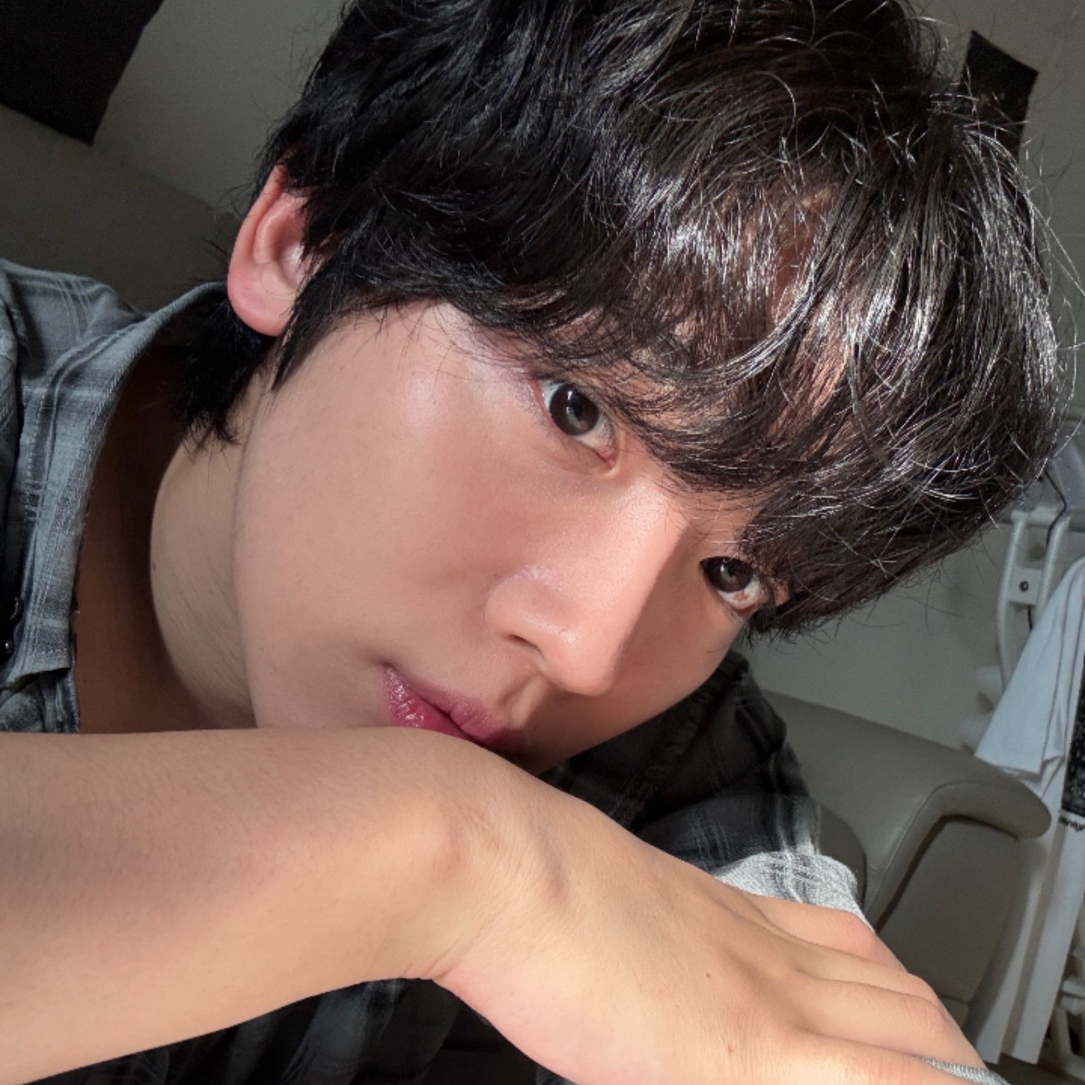 Behind-the-scenes cut of Kim Yohan (WEi)