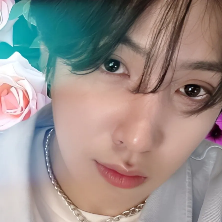 Recent activity shot of Wooseok (PENTAGON)