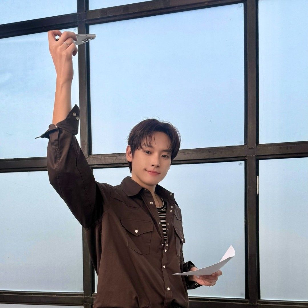 Behind-the-scenes cut of Inseong (SF9)