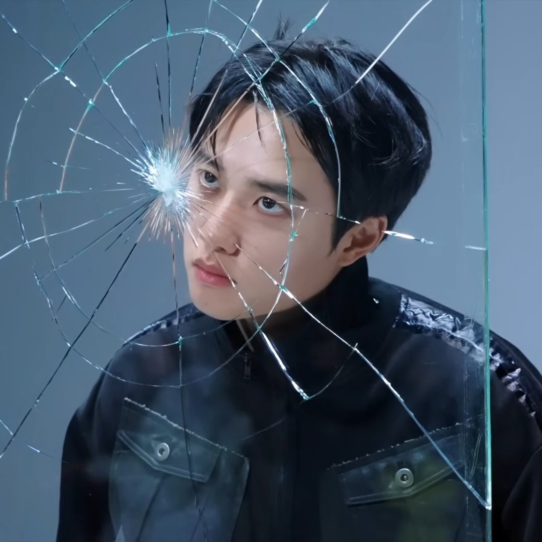 Momen yang diabadikan oleh penggemar D.O. (EXO)