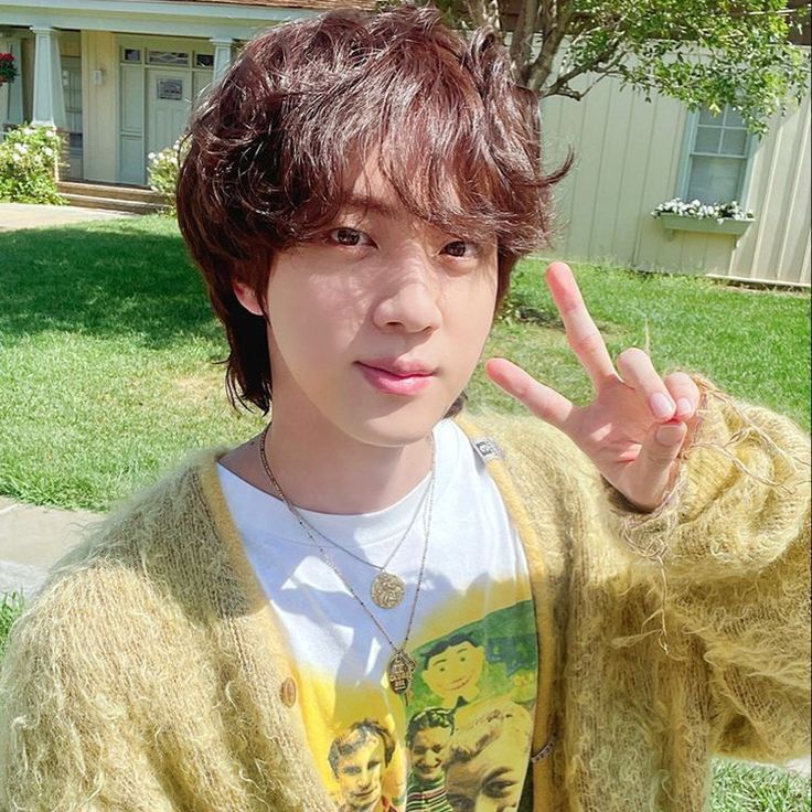 진 (방탄소년단) 최근 활동샷