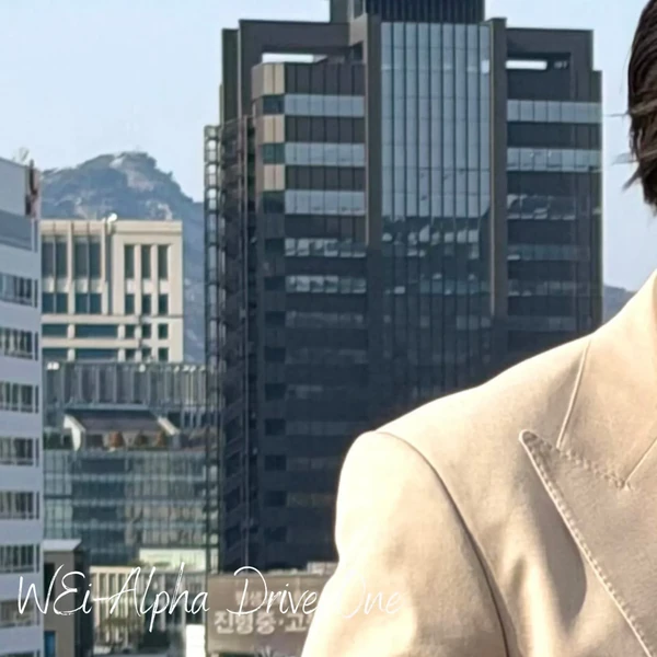 Signature photo of Kim Junseo (ALPHA DRIVE ONE) capturing their charm