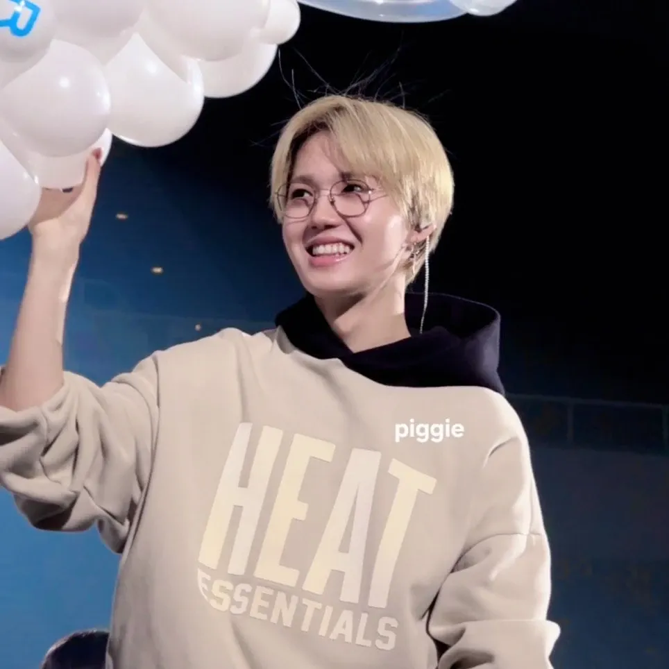 Latest photo of Doyoung (TREASURE)