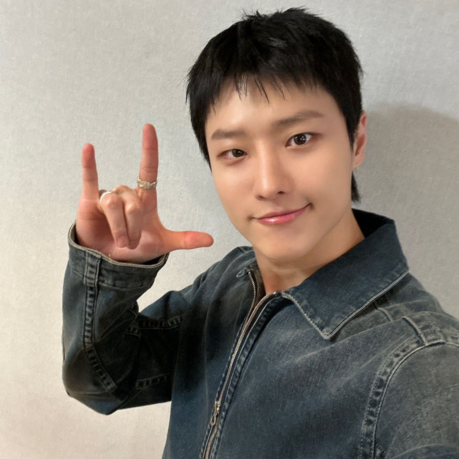 A moment captured by WOODZ's fan