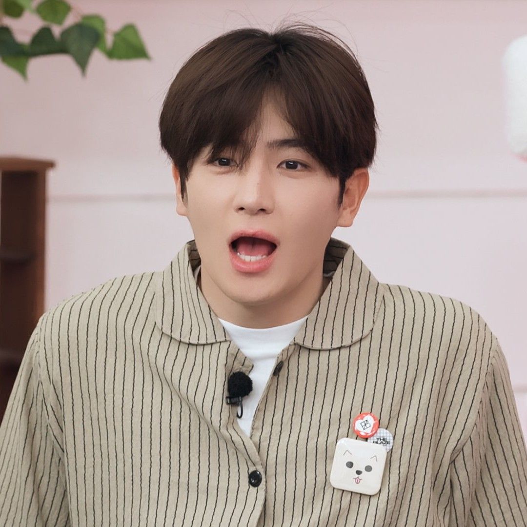 Latest photo of Hyunjae (THE BOYZ)