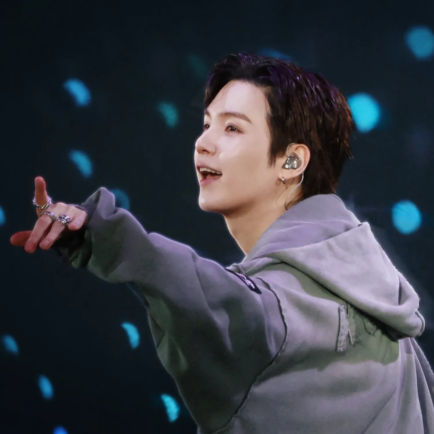 SUGA (防彈少年團)的最新活動照片