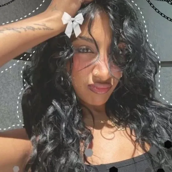 A moment captured by Lara (KATSEYE)'s fan