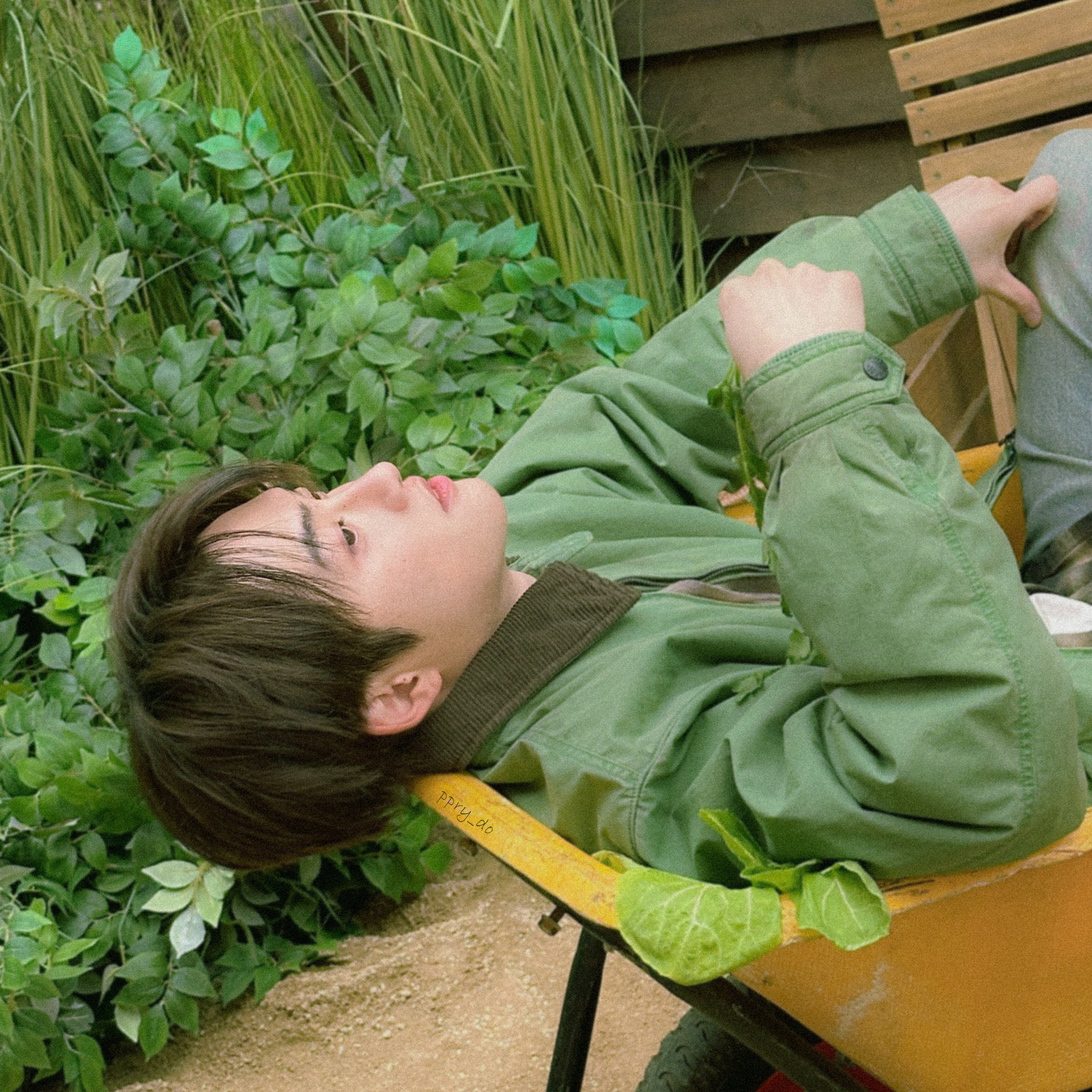 Foto aktivitas terbaru D.O. (EXO)