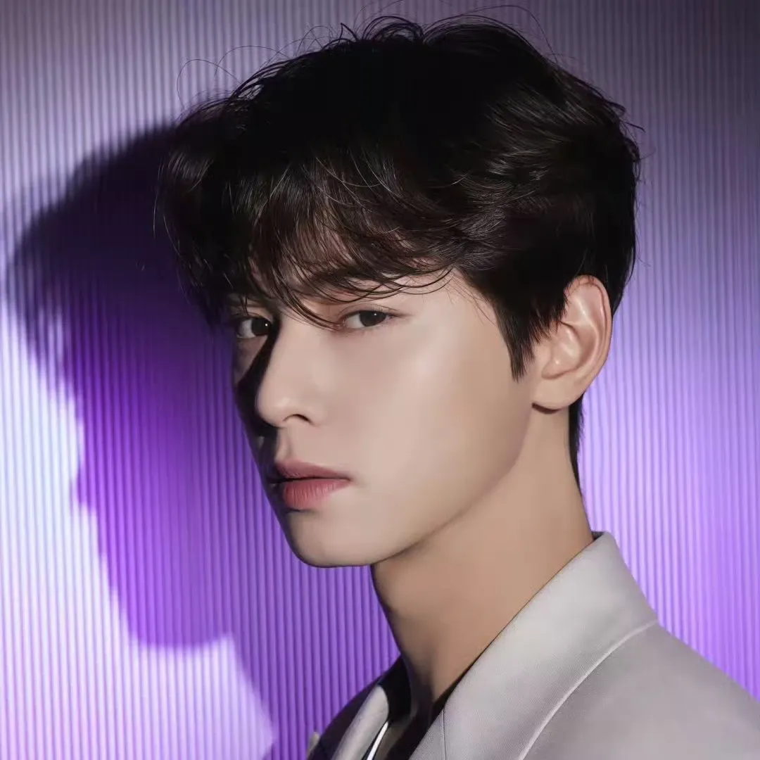 Latest photo of Eunwoo (ASTRO)