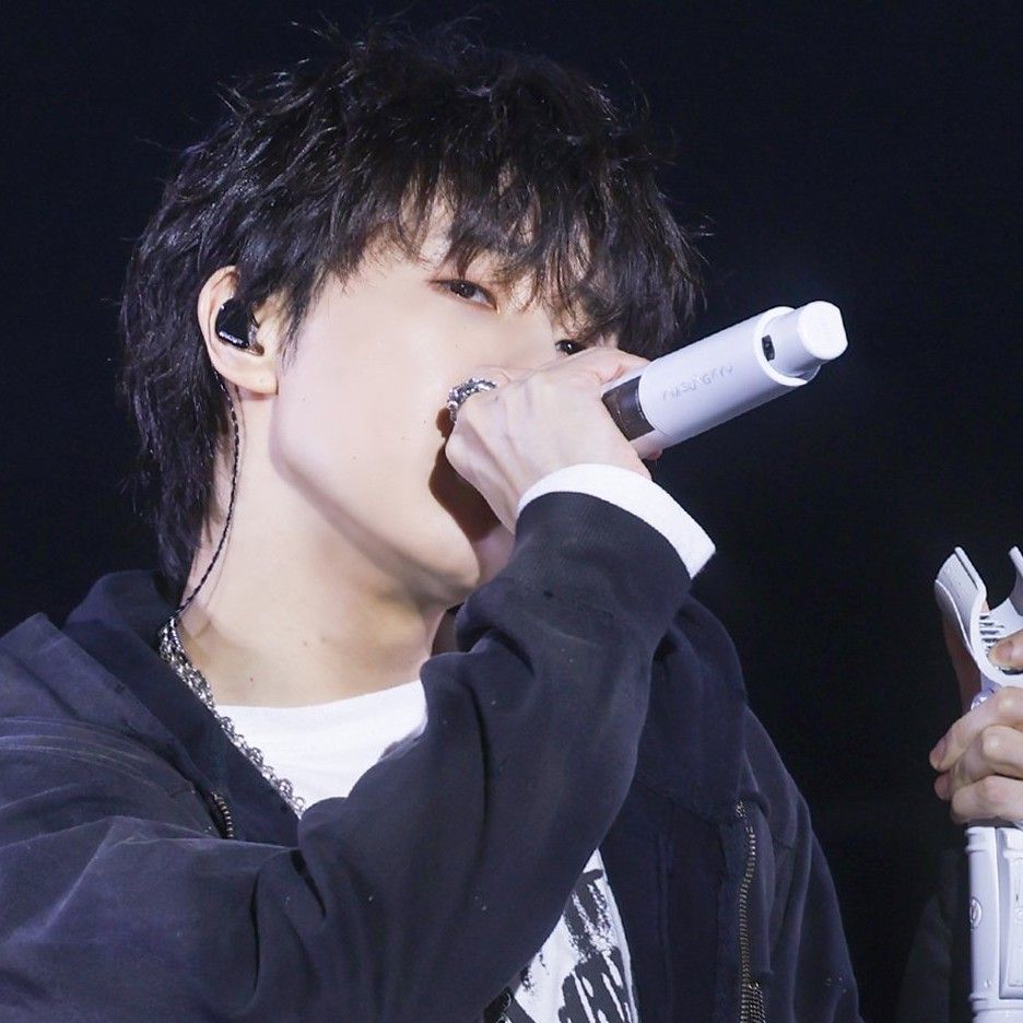 Behind-the-scenes cut of Sungkyu (INFINITE)