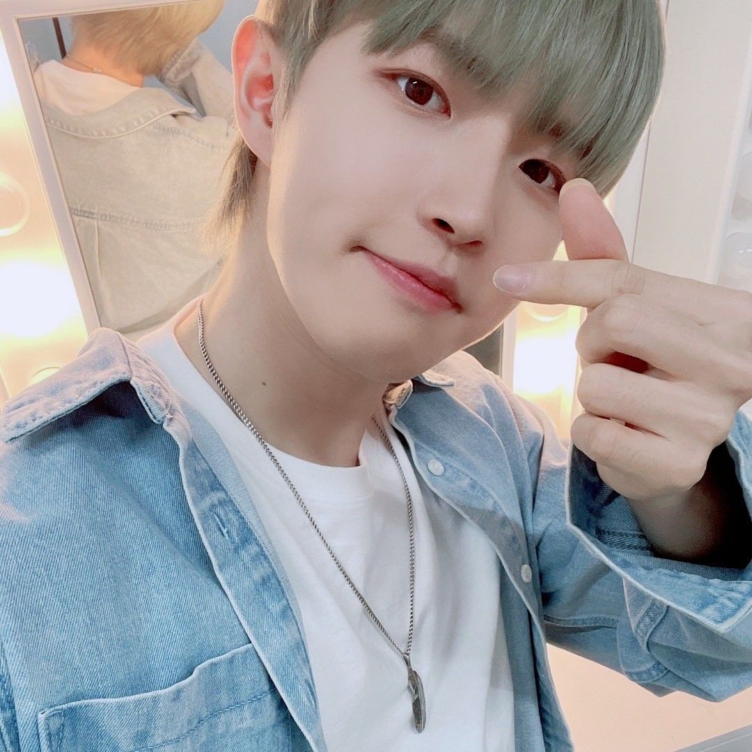 Foto aktivitas terbaru Kim Jaehwan